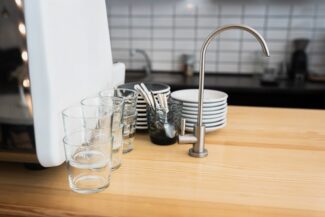 Apa itu Cloud Kitchen? Jenis, Contoh, Kelebihan & Kekurangan
