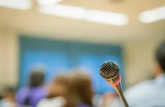 Apa Itu Public Speaking? Kenali Cara dan Manfaatnya!