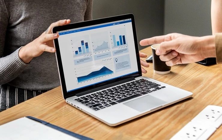 Teknik Pengumpulan Data Kualitatif & Kuantitatif yang Tepat