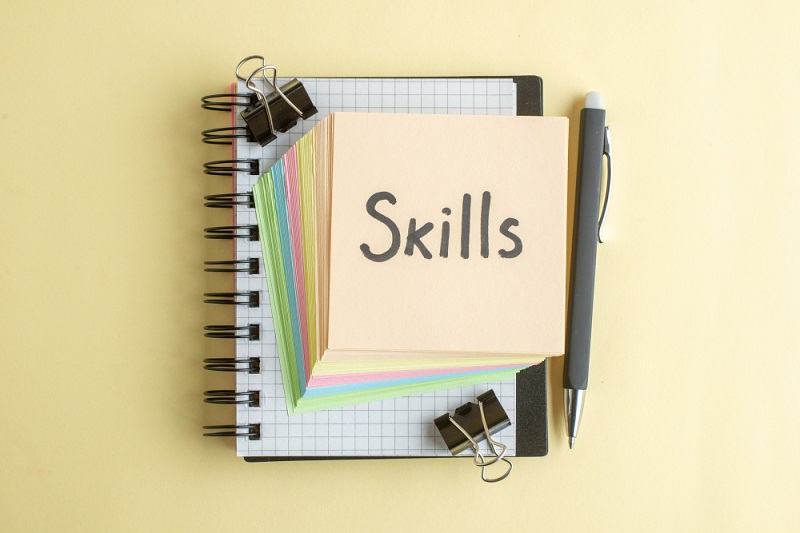 Apa itu Soft Skill? Arti, Manfaat, Contoh & Cara Meningkatkan