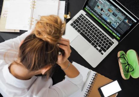 Hustle Culture: Definisi, Penyebab, hingga Dampak Negatifnya