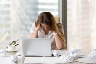 Apa Itu Workaholic? Ini Ciri dan Bedanya dengan Pekerja Keras