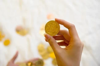 Apa itu Cryptocurrency? Mengenal Tentang Arti dan Risikonya