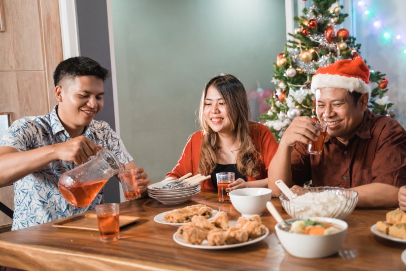 10 Ide Bisnis Makanan Khas Natal di Indonesia