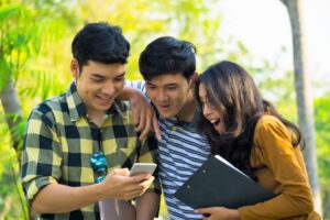 10 Cara Menghubungi Dosen Pembimbing Skripsi dan Contohnya