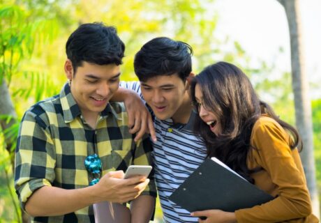 10 Cara Menghubungi Dosen Pembimbing Skripsi dan Contohnya