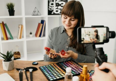 9 Keuntungan Menjadi Content Creator Media Sosial