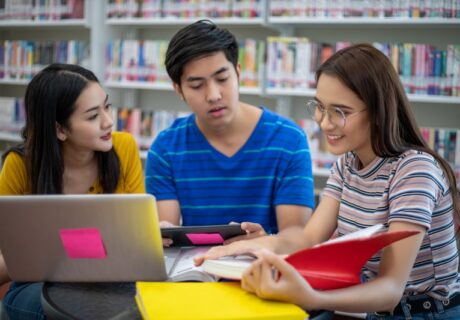 11 Keuntungan Kuliah S2 atau Magister, Patut Dipertimbangkan!