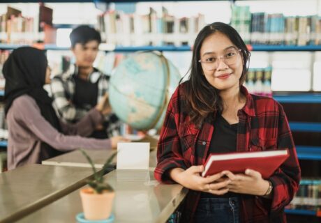 Beralih Profesi dengan Kuliah S2, Apakah Bisa?