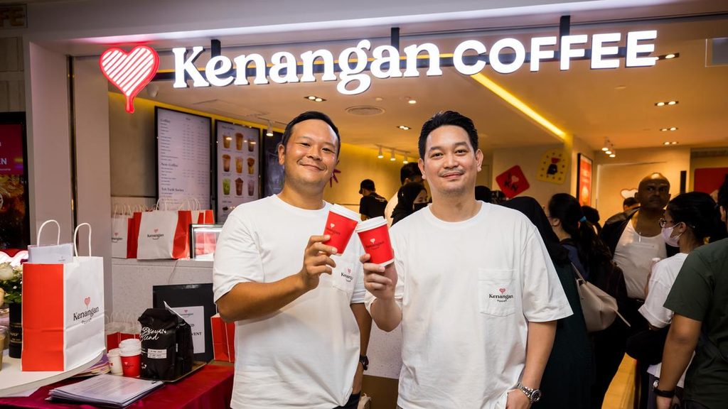 Photo: Kopi Kenangan Buka di Malaysia | Source: Liputan6.com